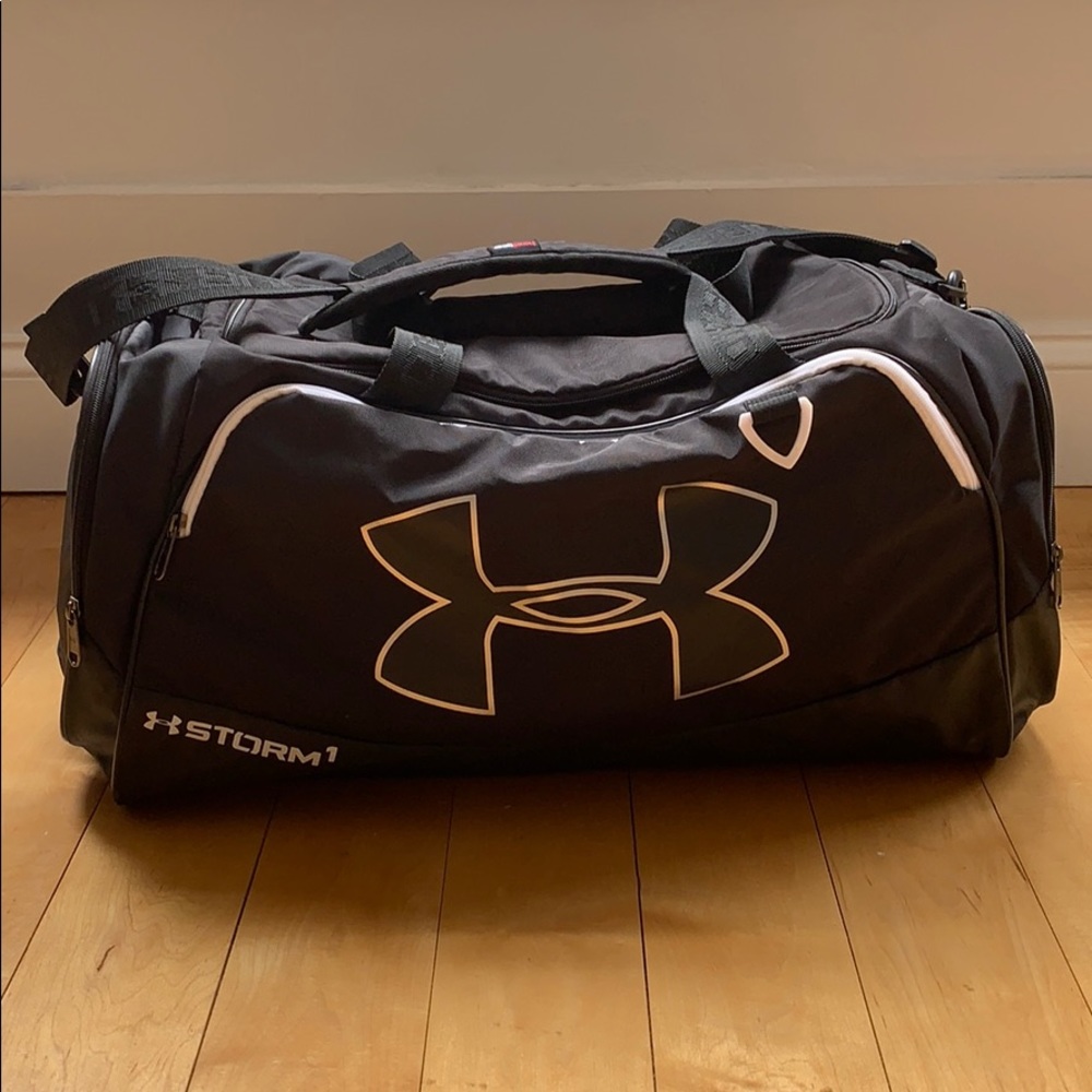 Black Under Armour storm duffel bag